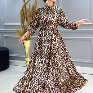 Saten kumaş leopar desenli elbise