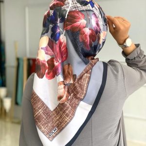 Tivil eşarp