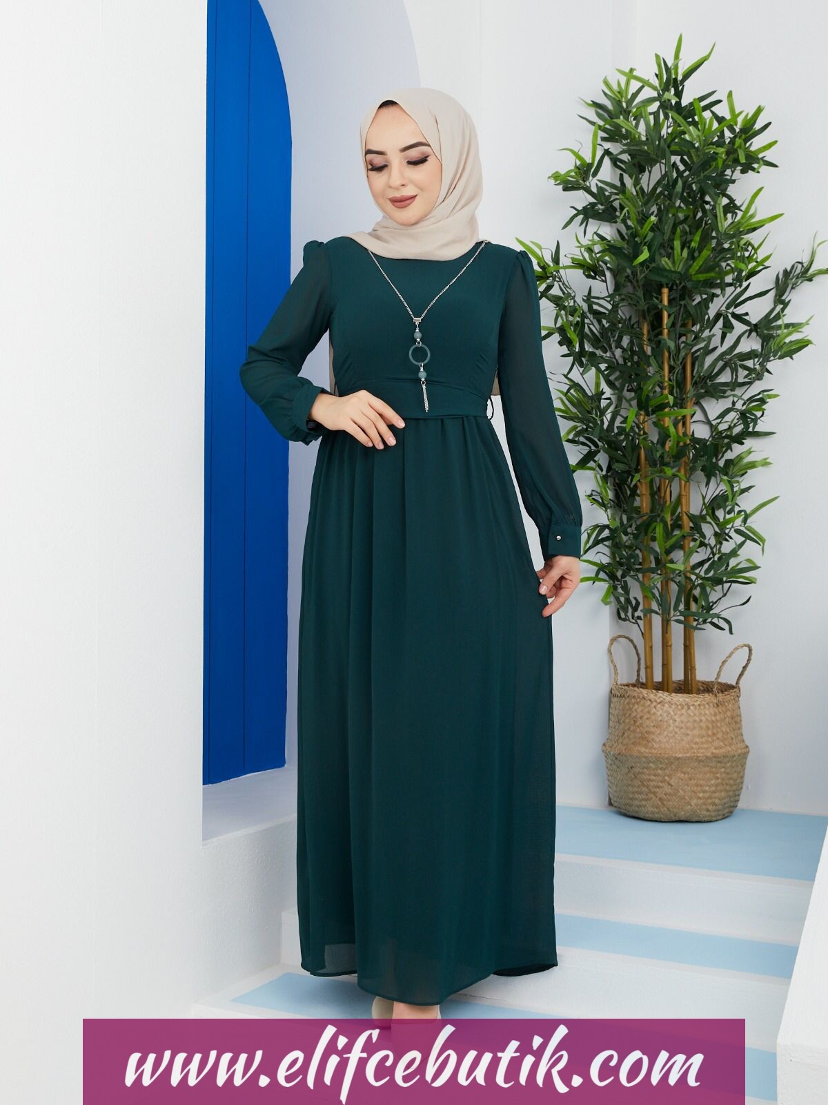 Kolyeli şifon elbise - Görsel 2